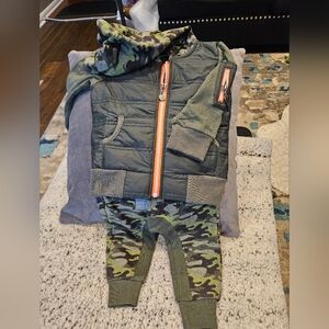NWT Mikki Miette Kids Camouflage Jogger Set - 9mo